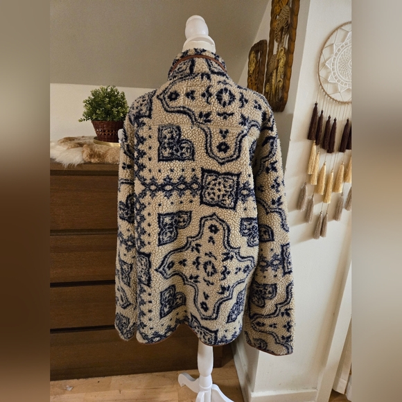 BDG Urban Outfitters damask sherpa zip up sweatshirt - Picture 6 of 10